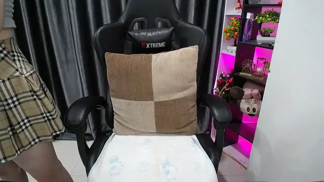 Yuki-yio online show from 09.20.25