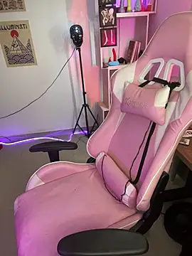 Emma Wish online show from 11.07.25