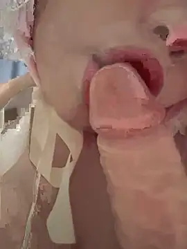 seraphine23 online show from 02.22.25