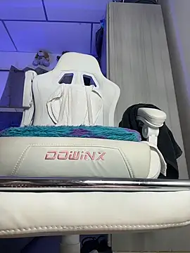 Snapshot of Sammons_ chatting on 10.23.25 Sammons online show from 10.23.25