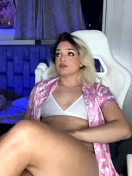 Snapshot of Sammons_ chatting on 12.02.25 Sammons online show from 12.02.25