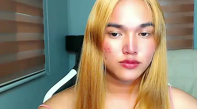 Snapshot of MoaningKylie chatting on 02.01.25 MoaningKylie online show from 02.01.25