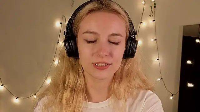 berrry girl online show from 07.03.26