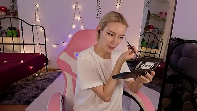 berrry girl online show from 07.10.26
