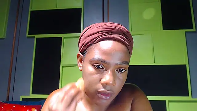 SexyAssDivaxxx online show from 02.28.25