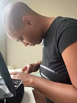 HoneyDripHer online show from 10.13.25