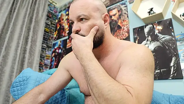 Muscle Bear online show from 10.04.25