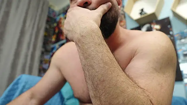 Muscle Bear online show from 11.18.25