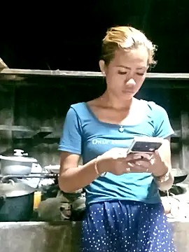 Snapshot of Cutie_body11 chatting on 12.19.24 Cutie body11 online show from 12.19.24