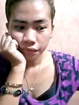 Snapshot of Cutie_body11 chatting on 12.30.24 Cutie body11 online show from 12.30.24