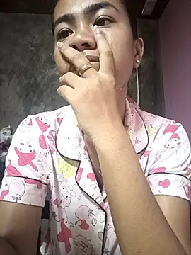 Snapshot of Cutie_body11 chatting on 10.11.25 Cutie body11 online show from 10.11.25