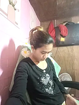 Snapshot of Cutie_body11 chatting on 11.12.25 Cutie body11 online show from 11.12.25