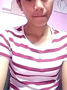 Snapshot of Cutie_body11 chatting on 11.19.25 Cutie body11 online show from 11.19.25