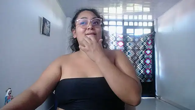Snapshot of sirena_15 chatting on 09.12.25 sirena 15 online show from 09.12.25