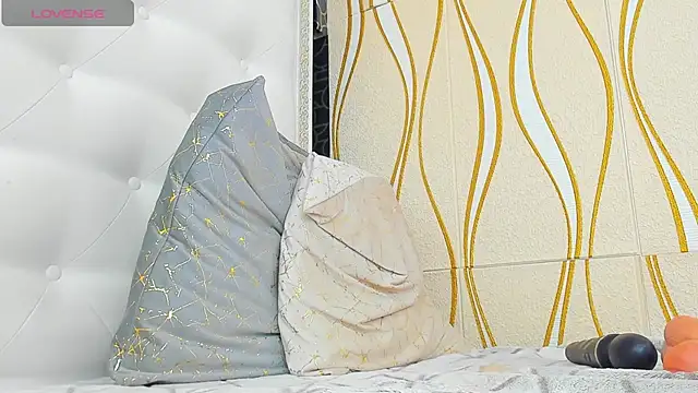 Snapshot of karissia chatting on 03.01.25 karissia online show from 03.01.25