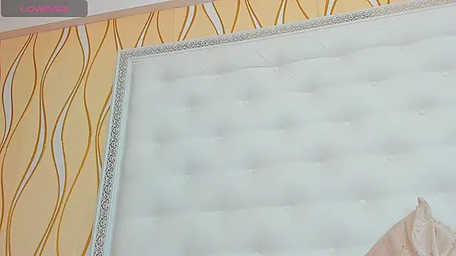 Snapshot of karissia chatting on 03.09.25 karissia online show from 03.09.25