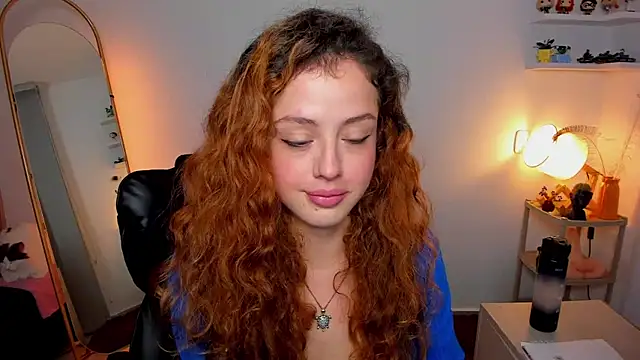 Snapshot of Cassandra_Caiin chatting on 09.12.25 Cassandra Caiin online show from 09.12.25