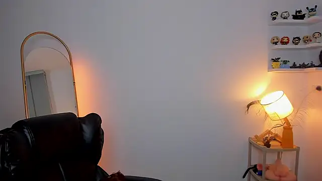 Snapshot of Cassandra_Caiin chatting on 10.11.25 Cassandra Caiin online show from 10.11.25