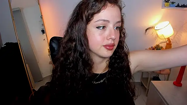 Snapshot of Cassandra_Caiin chatting on 10.19.25 Cassandra Caiin online show from 10.19.25