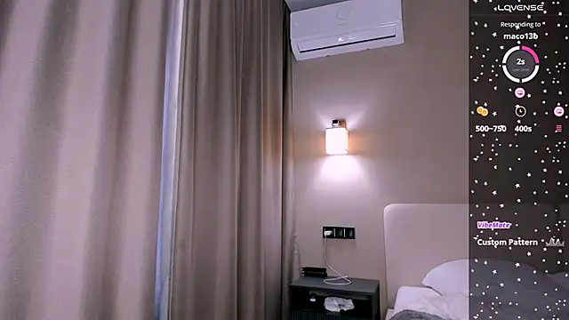 Snapshot of BondGirll chatting on 03.09.25 BondGirll online show from 03.09.25