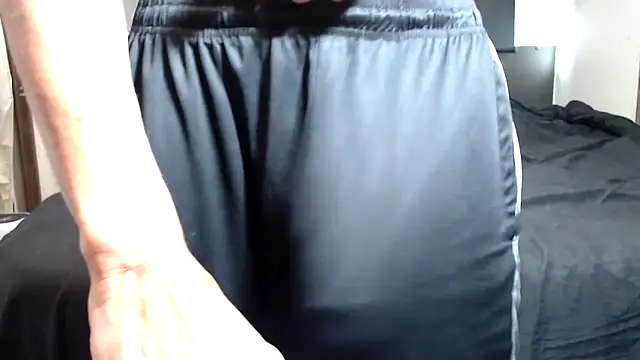 Snapshot of ThickD2C chatting on 11.01.25 ThickD2C online show from 11.01.25