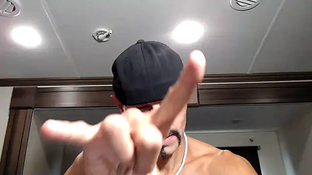 Snapshot of ThickD2C chatting on 11.17.25 ThickD2C online show from 11.17.25