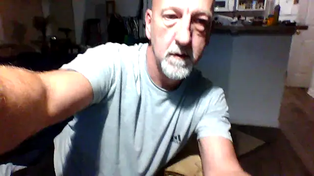 Snapshot of Yankeedave420 chatting on 01.06.25 Yankeedave420 online show from 01.06.25