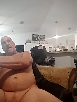 Snapshot of Yankeedave420 chatting on 02.12.25 Yankeedave420 online show from 02.12.25