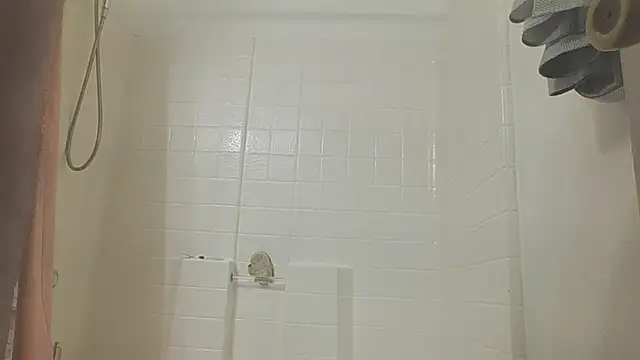 Snapshot of Yankeedave420 chatting on 10.23.25 Yankeedave420 online show from 10.23.25