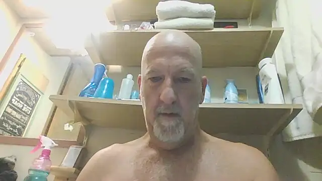 Snapshot of Yankeedave420 chatting on 11.21.25 Yankeedave420 online show from 11.21.25