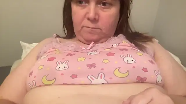 Snapshot of ParisNova chatting on 02.18.26 ParisNova online show from 02.18.26