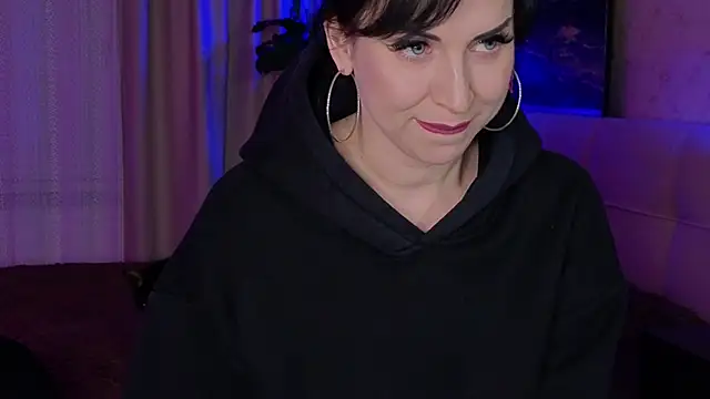 lily conor online show from 11.10.25