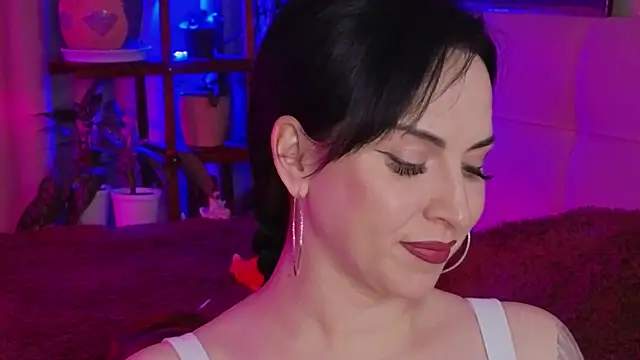 lily conor online show from 11.21.25