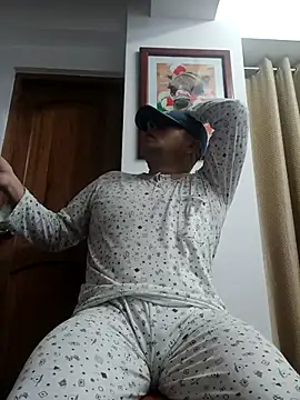 chicoguapo8 online show from 10.02.25