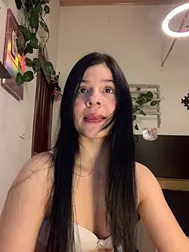 Estefani 32 online show from 02.23.26