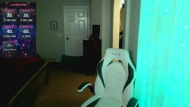 Snapshot of britteebee chatting on 11.09.25 britteebee online show from 11.09.25