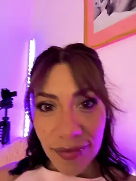 Snapshot of SamyJones9 chatting on 12.14.25 SamyJones9 online show from 12.14.25