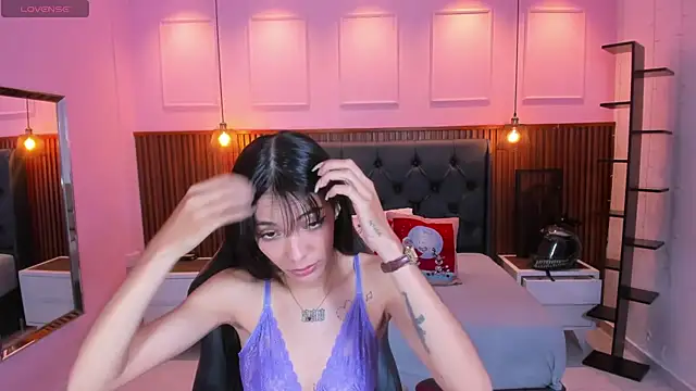 AMELIELEONE online show from 11.18.25