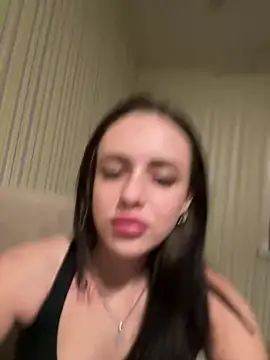 Lisaaan online show from 12.20.24