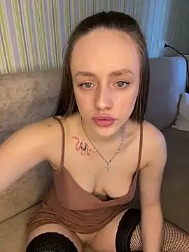 Lisaaan online show from 03.16.25