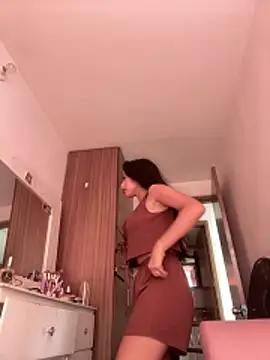 DulceLenns online show from 12.04.25