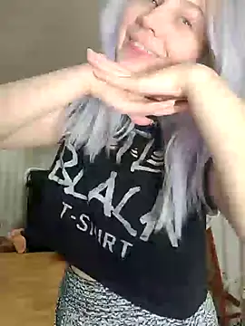 Snapshot of ScarletCallings420 chatting on 01.18.25 ScarletCallings420 online show from 01.18.25