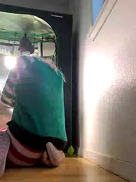 Snapshot of ScarletCallings420 chatting on 02.25.25 ScarletCallings420 online show from 02.25.25