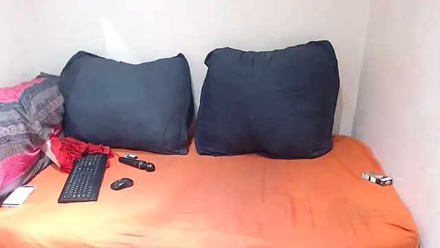 Snapshot of xGIANTEBONY30x chatting on 11.21.25 xGIANTEBONY30x online show from 11.21.25