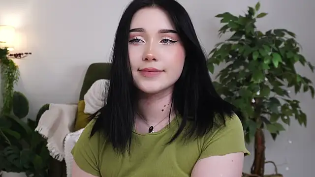 Snapshot of ScarletBlaze chatting on 12.08.24 ScarletBlaze online show from 12.08.24