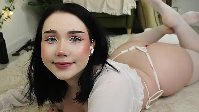 Snapshot of ScarletBlaze chatting on 12.08.24 ScarletBlaze online show from 12.08.24