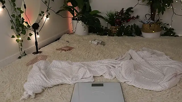 Snapshot of ScarletBlaze chatting on 01.27.25 ScarletBlaze online show from 01.27.25