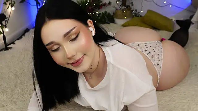 Snapshot of ScarletBlaze chatting on 02.02.25 ScarletBlaze online show from 02.02.25