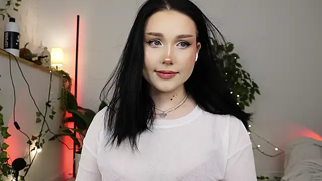 Snapshot of ScarletBlaze chatting on 02.13.25 ScarletBlaze online show from 02.13.25