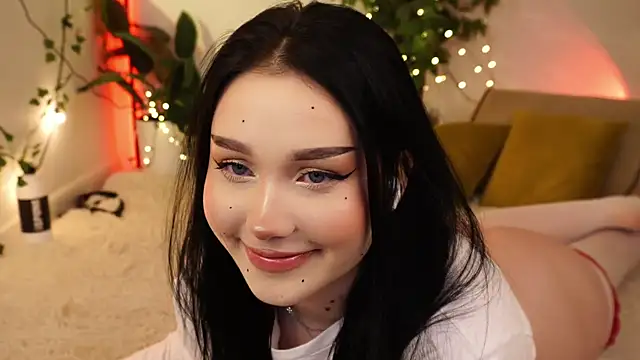 Snapshot of ScarletBlaze chatting on 03.12.25 ScarletBlaze online show from 03.12.25